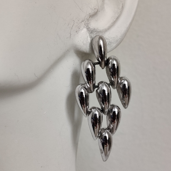 🇨🇦 Vintage Monet cascade chandelier earrings - Picture 14 of 14